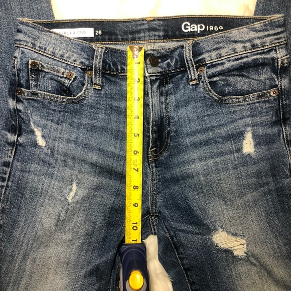 Gap Mid Rise Destructed Girl friend Jean Nwot - Picture 7 of 11